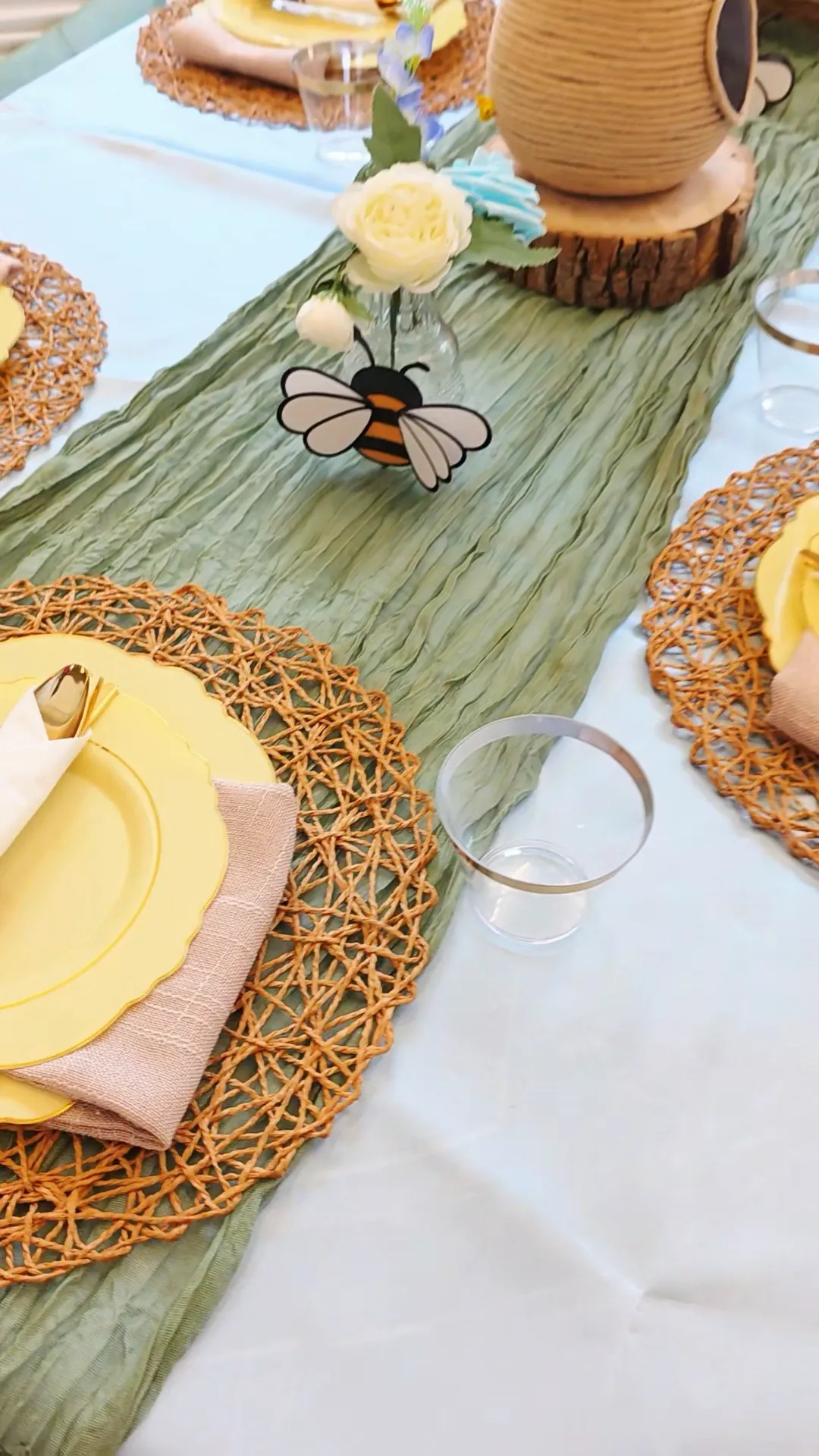 Styled event table with soft colors and floral details